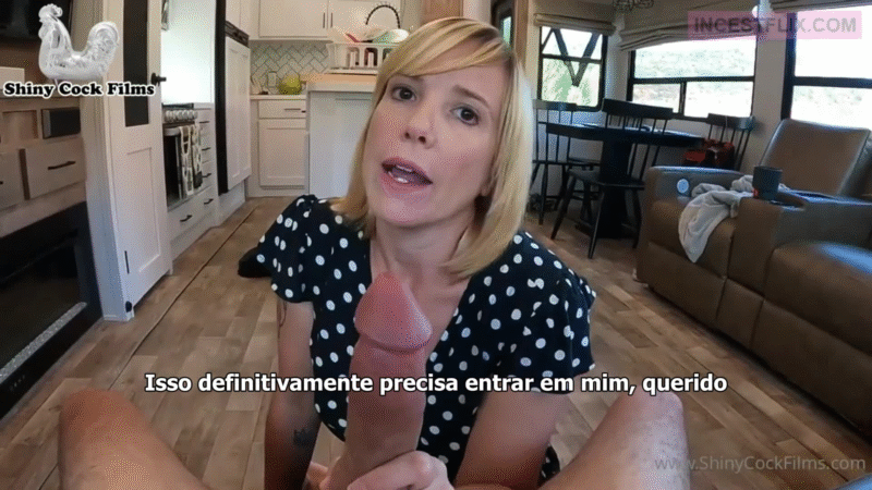 Pedindo para a madrasta avaliar minha piroca