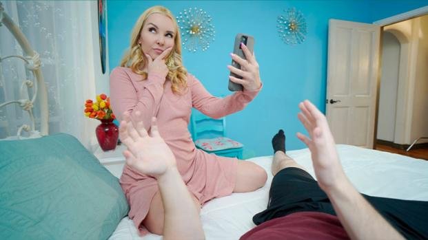 Porno Legendado – Ensinando a madrasta a usar o TikTok