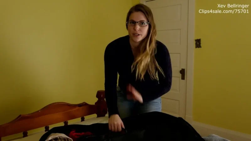 Porno Legendado – Prima virgem foi dormir no quarto do primo