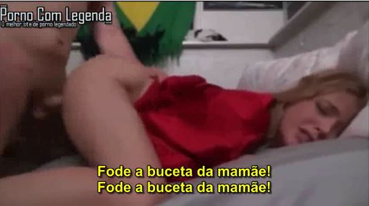 Porno Legendado – gozando nos peitos da mamãe