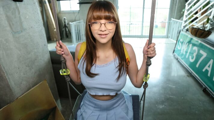 Porno Legendado – irmãzinha linda trocou de roupa na frente do seu irmã, e isso abriu caminho para mais pra frente os 2 transarem